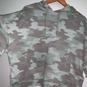 Short sleeve camo hoodie